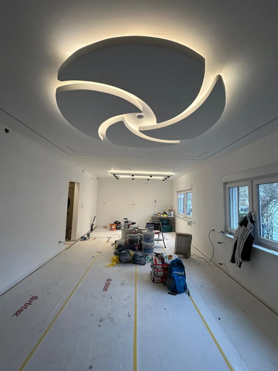 Deckengestaltung im Rahmen eines Innenausbau-Projekts in Singen und Umgebung