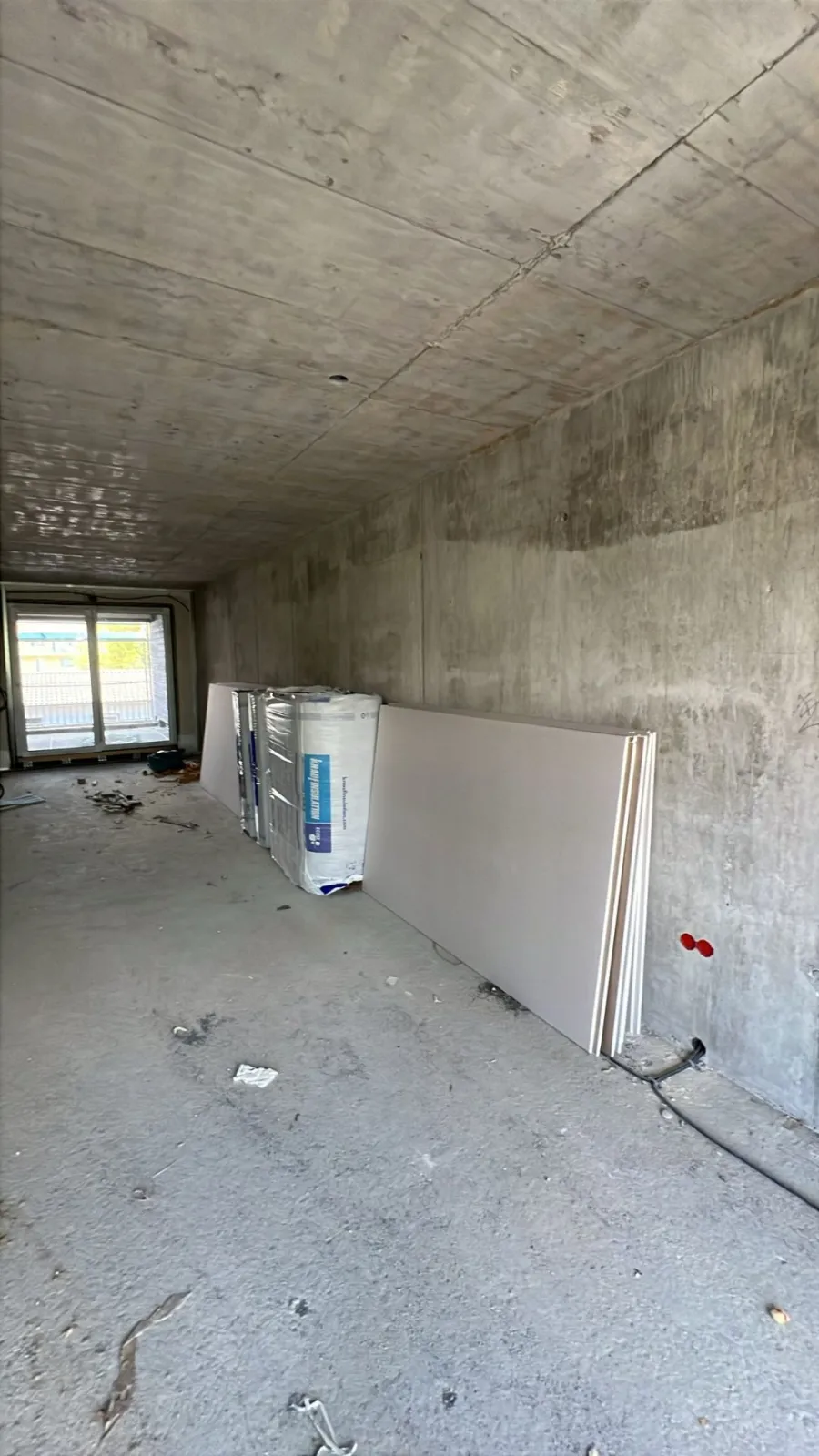 Trockenbauwand im Rohbau während der Montage in Singen und Umgebung